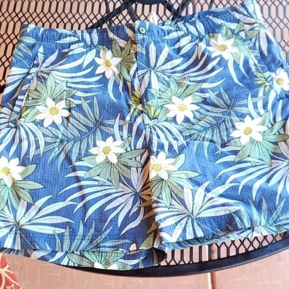 Tommy Bahama 100% Nylon Cinched Closure Pocketed‎ Sz. M Board Shorts Swim Trunks - Picture 1 of 13